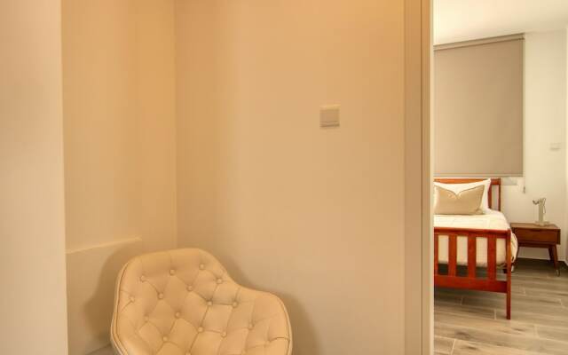 Phaedrus Living Coral Suites Seabreeze