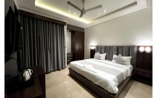 Hotel Majestic Grand By MNG Rooms