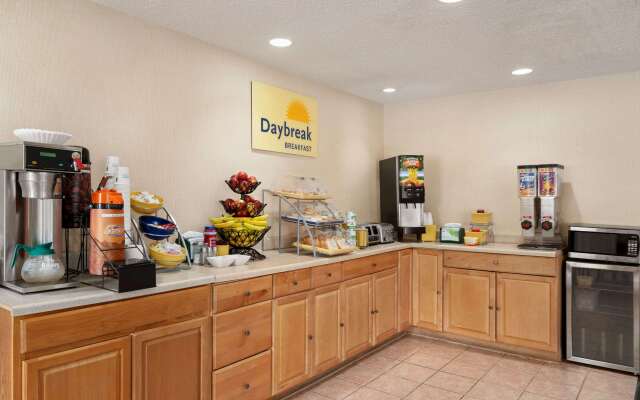 Days Inn by Wyndham Auburn/Finger Lakes Region