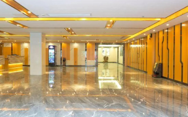 Huangyue Hotel (Wuzhou Arcade City)