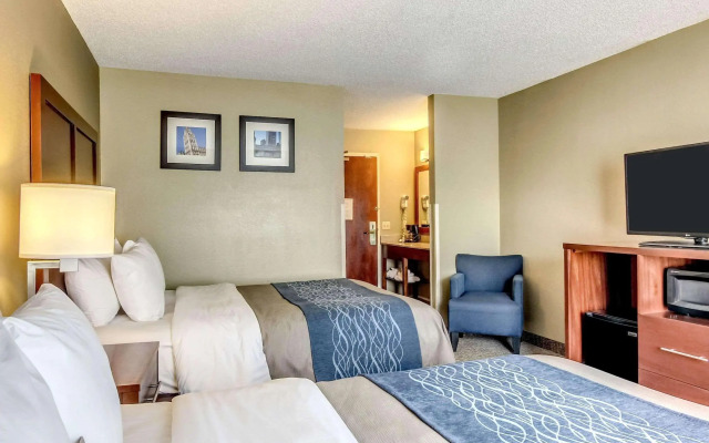 Comfort Inn & Suites Grafton - Cedarburg