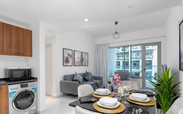 Executive 1 BR in Oasis - 2