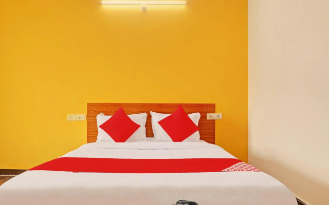 OYO Flagship 80633 Sai Mansion