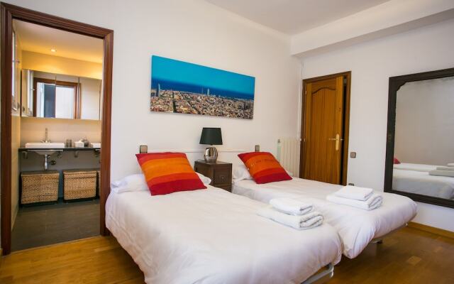Modern Penthouse Near Sagrada Familia With Terrace
