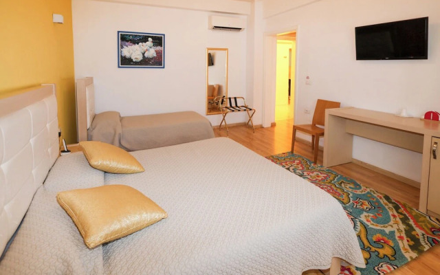 Grand White City Hotel