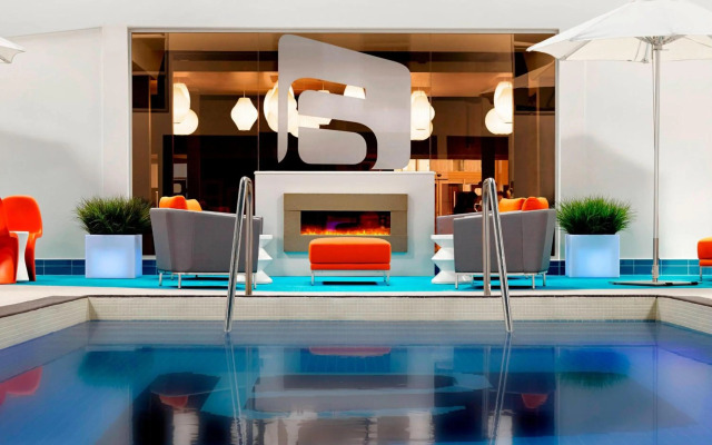 Aloft Calgary University