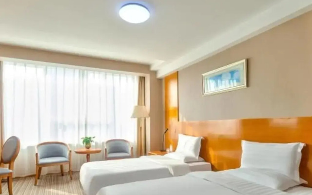 Bolt Hotel