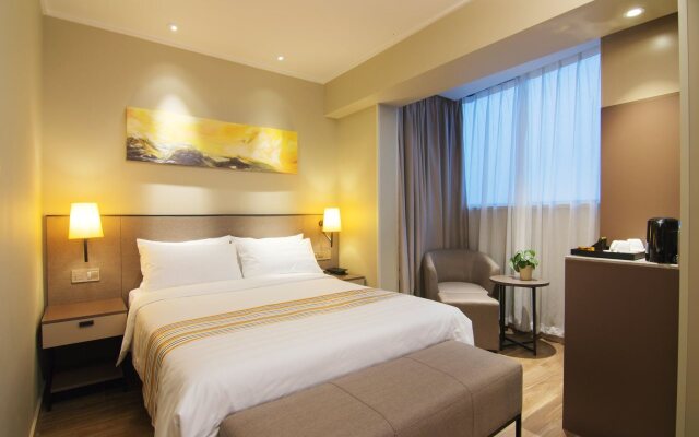 Motel (Shanghai Lujiazui Yushan Road Yuanshen Sports Center)