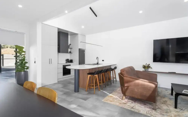 Clare Hillside Apartments