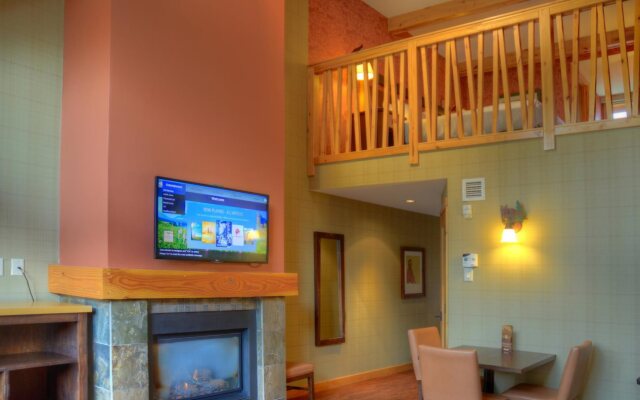 The Fox Hotel and Suites