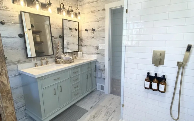 Uptown French Haven 3 Bedroom Residence