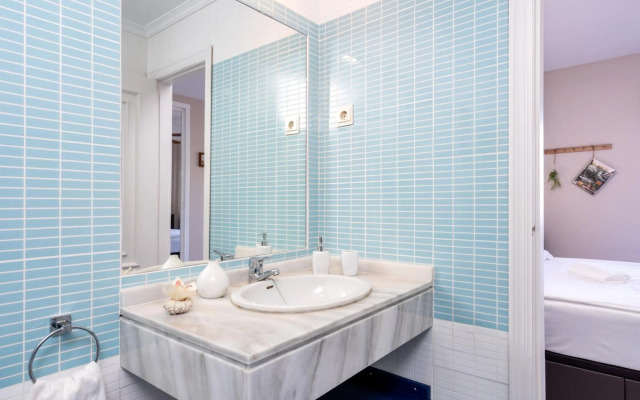 2BR Garden Apartment Albamar