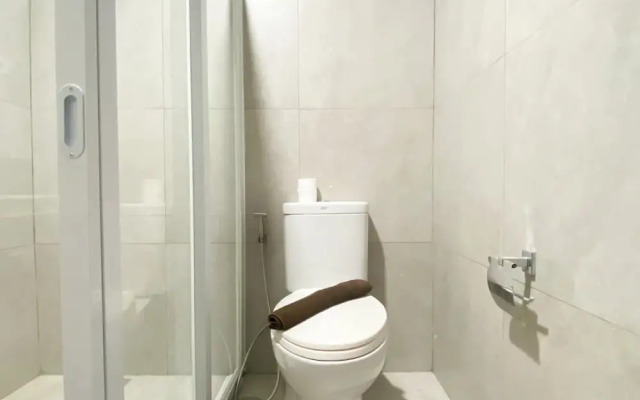 Minimalist Studio Room At Pollux Chadstone Apartment