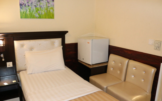 Mariana Hotel
