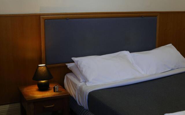 Holiday Lodge Hotel
