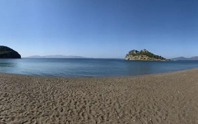 Dort Mevsim Evi