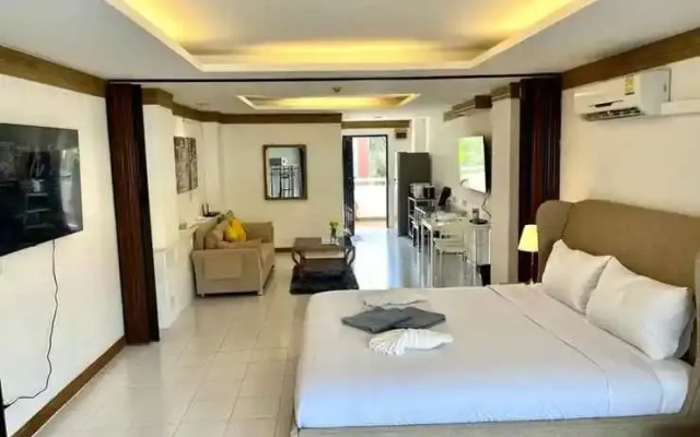 Patong Beach Gardens - Pool, Fast Wifi, Smart TVs