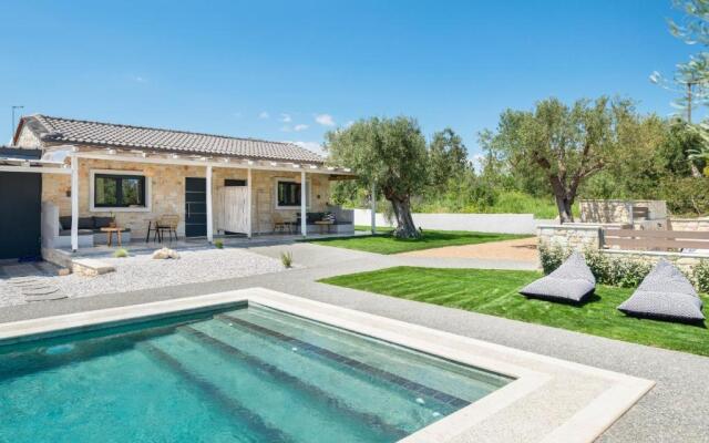 #FLH - "Four Olives" Luxury Rooms