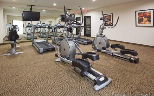 Staybridge Suites Milwaukee West-Oconomowoc by IHG