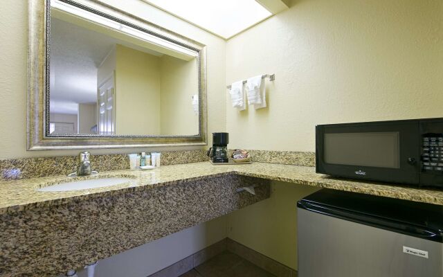 Best Western Orlando East Inn & Suites