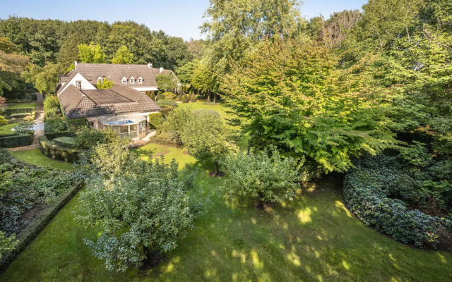 Beautiful Villa in Drunen With Private Heated Pool