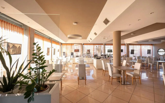 Noventa Hotel