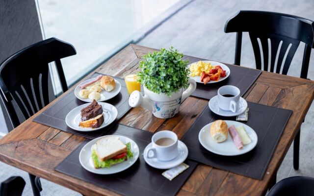 Cadiz Pousada e Lazer