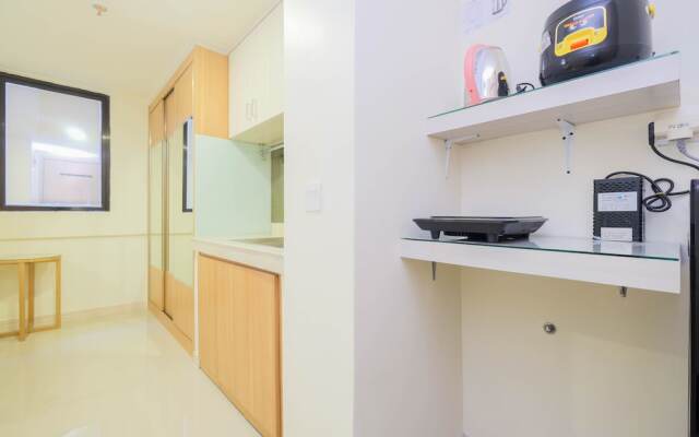 Comfy And Homey Studio Room At Meikarta Apartment