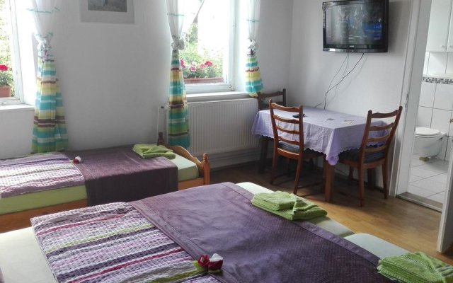 Hotel-Pension "Alte Schule"