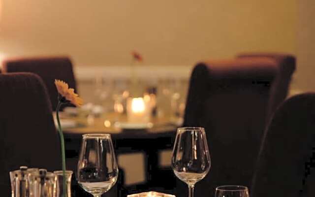 Three Salmons Hotel