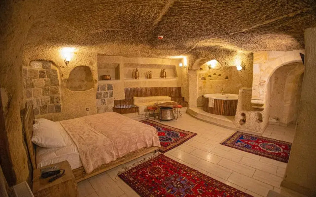 Pietra Cave Suites
