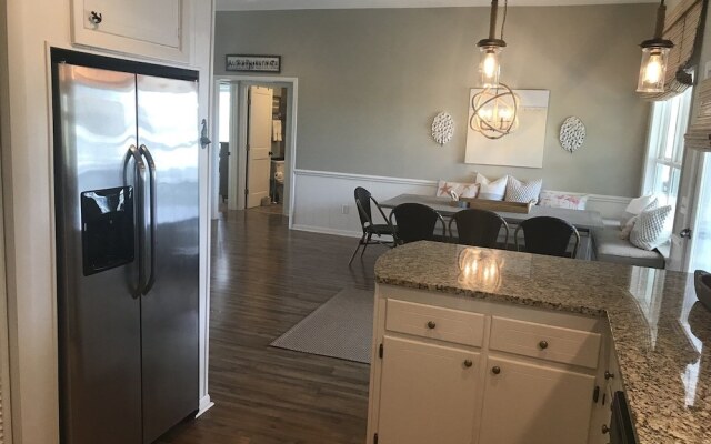 Oh Happy Day! 4 Bedroom Home