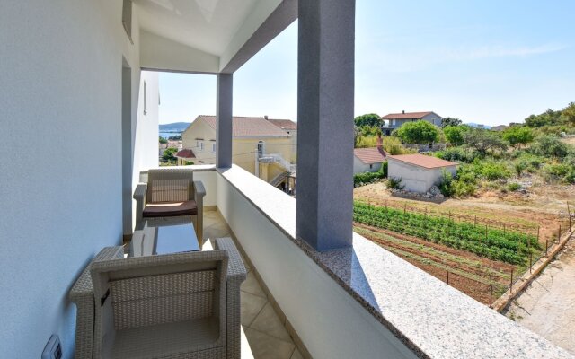 Apartments and Room Danijel