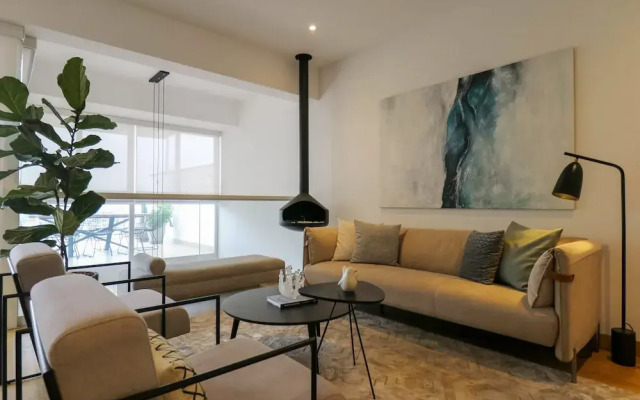 Elegant 3BR Duplex With Balcony in Miraflores