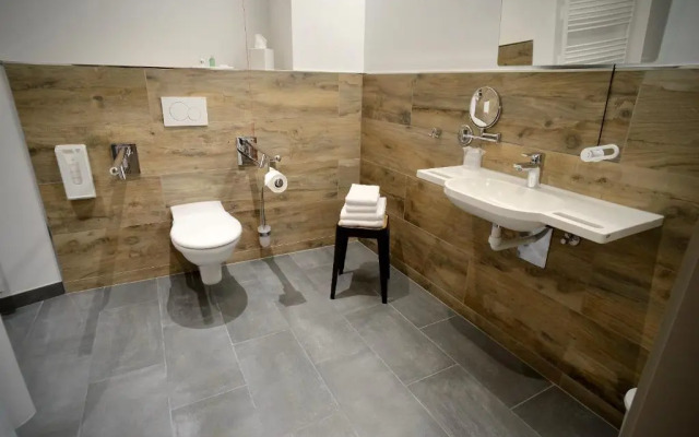 Bahnhof ERZINGEN hotel coffee  & more