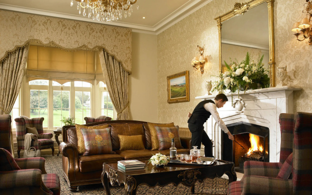 Trump MacLeod House & Lodge, Scotland