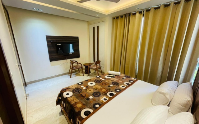 Fortune Home Service Apartment 4Bhk D163