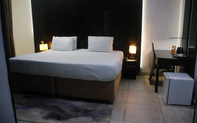 Royal Crest hotel and suite