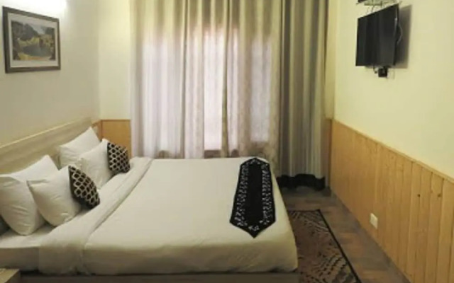 Seven Hills Hotel