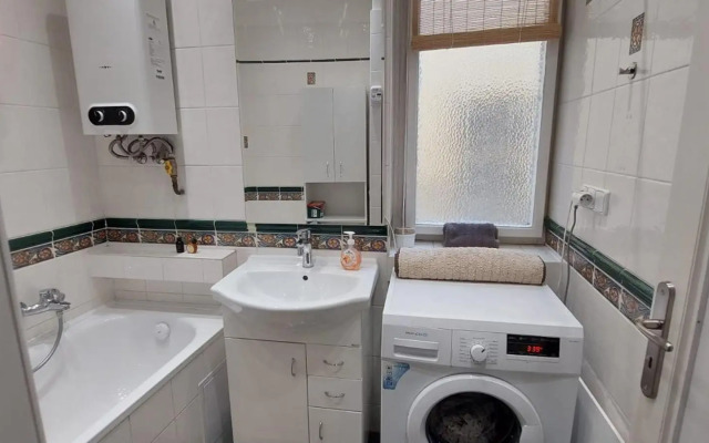 Anenska by Charles Bridge 2