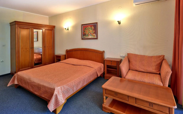 Estreya Residence Hotel and SPA