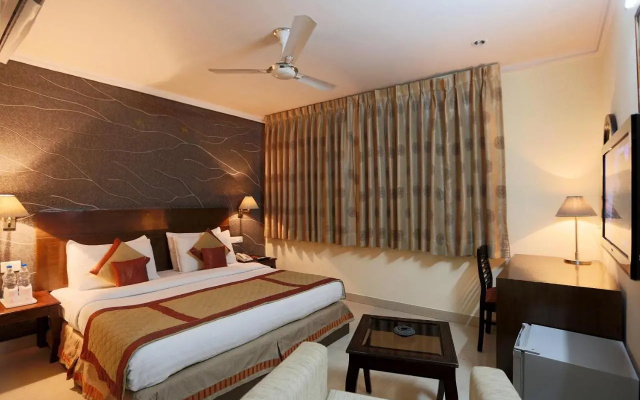 Hotel The Class , Delhi Airport