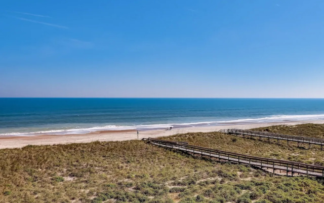 Kid Friendly Condo with Stunning View of the Atlantic by RedAwning
