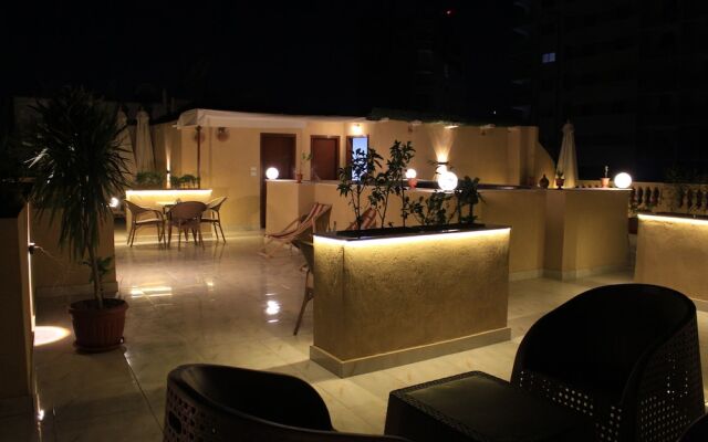 DISCOVER Pyramids inn