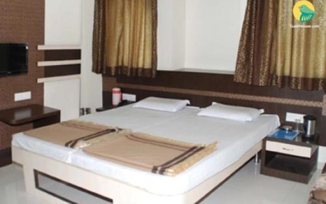 1 BR Guest house in Dhantoli, Nagpur (F3DD), by GuestHouser