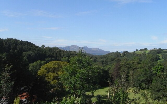 Y Bwythyn at Henfaes