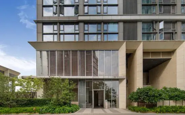 Alice • Riverview | TRANSCENDENCE • NOSTALGIA Apartment