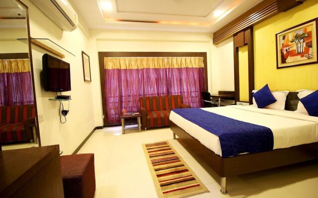 OYO 900 Marshall The Grand Hotel