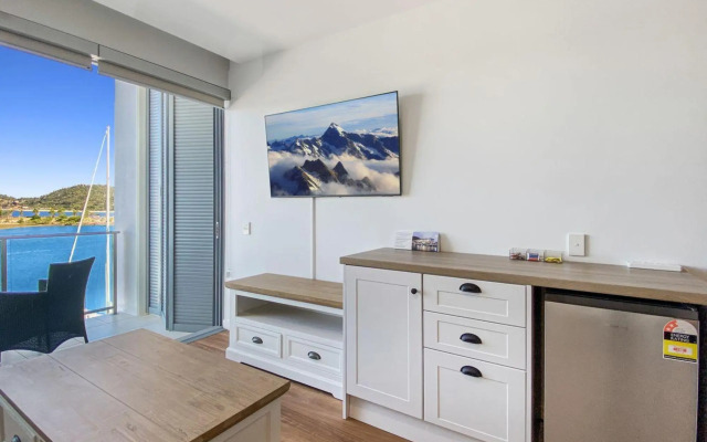 Blue on Blue Apartment 812