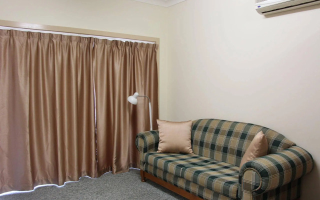 Pioneer Way Motel
